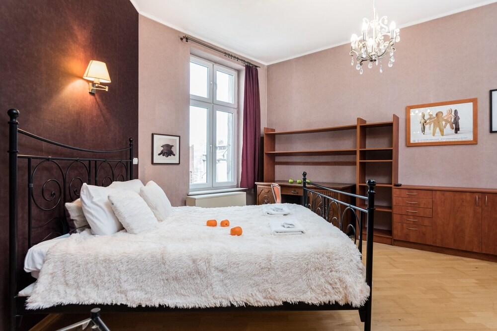 WS Quiet Old Town Apartment