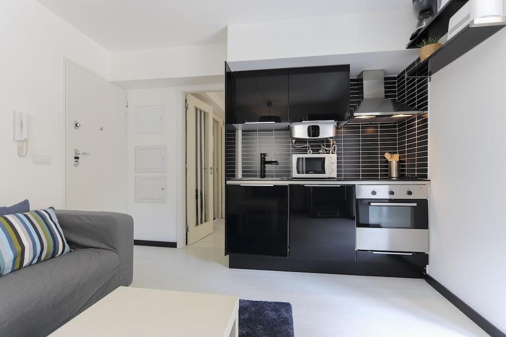Tailor Made Flat in Central Bairro Alto