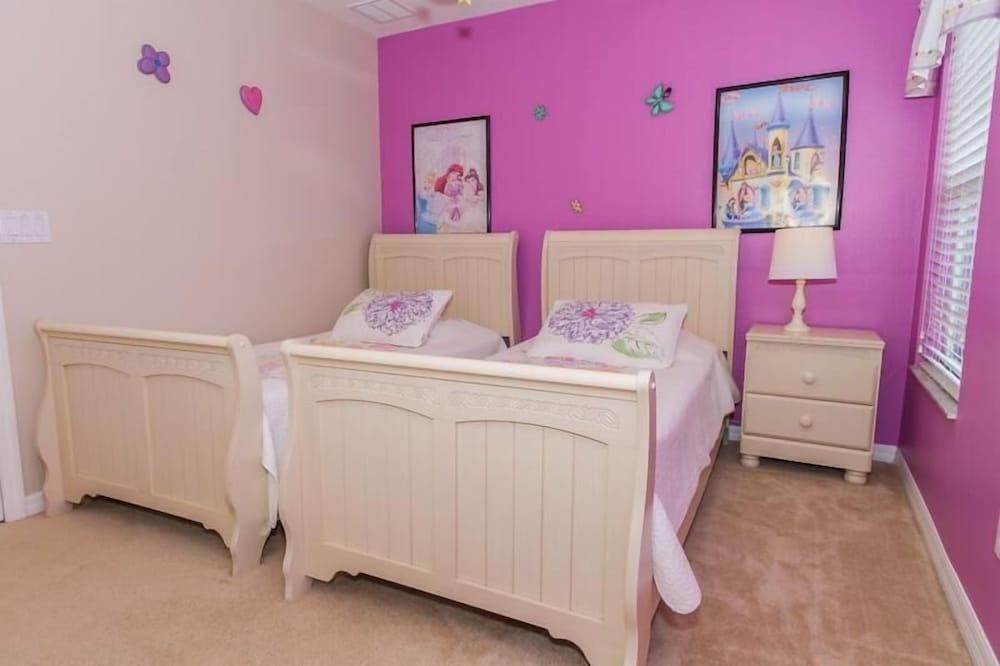 Amazing 6 Bedrooms 4 Baths 1028ocb