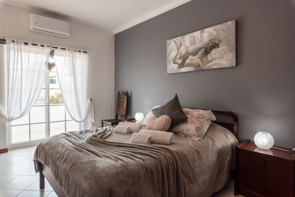 Dipti's Bed and Breakfast