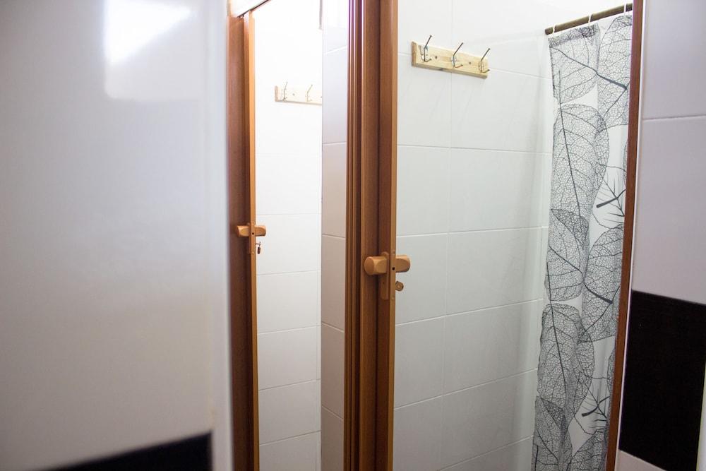 I Wanna Palomino - Hostel