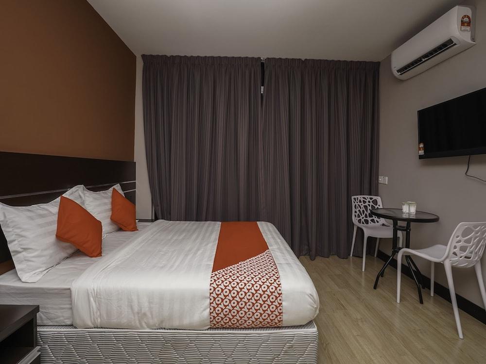 Super OYO 1043 Get Inn Hotel Sendayan