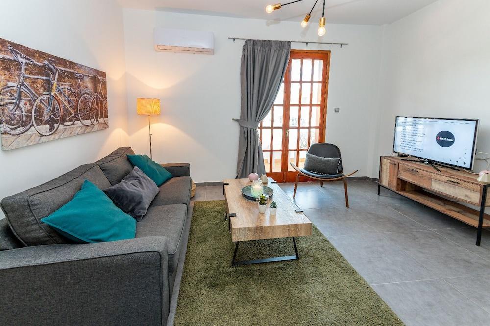 Jonathan City Apartments