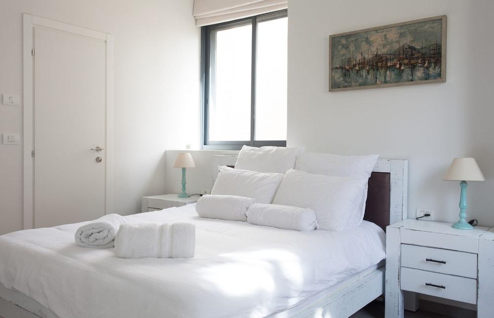 Sunny Luxary Apartments