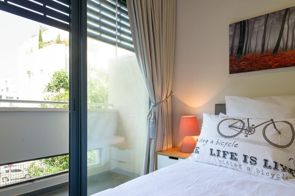 Sunny Luxary Apartments