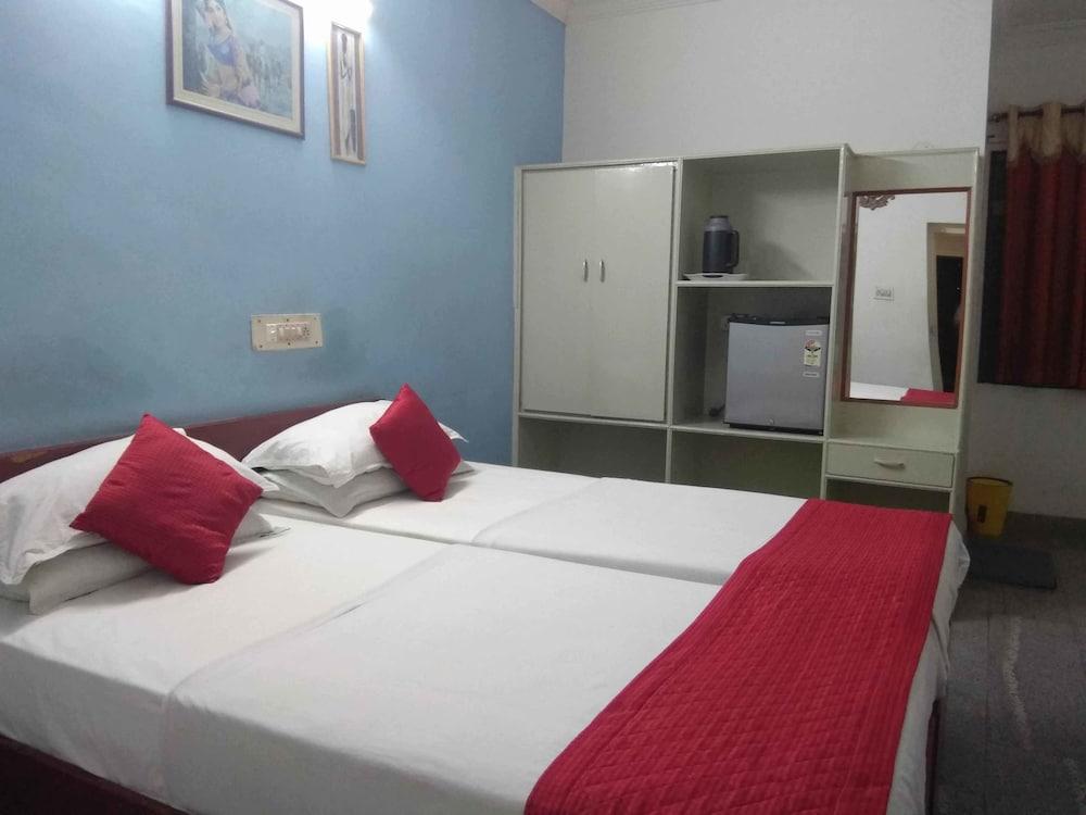 Iroomz Sapthagiri Balla