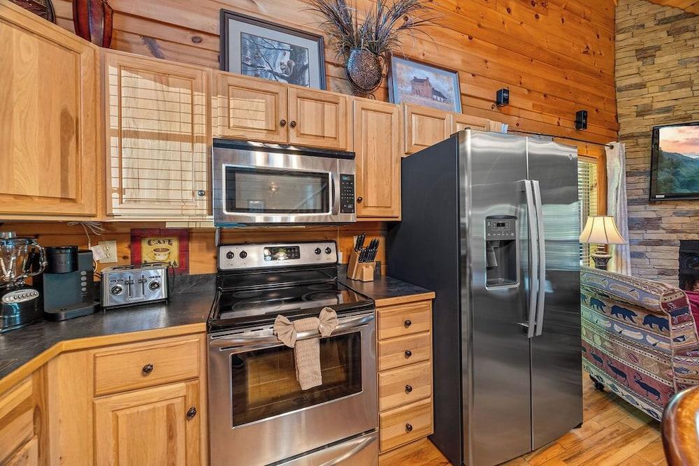 Moonlight and Memories - Two Bedroom Cabin