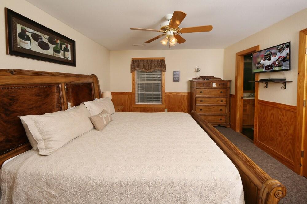 Wildwood Falls 4 - Two Bedroom Chalet