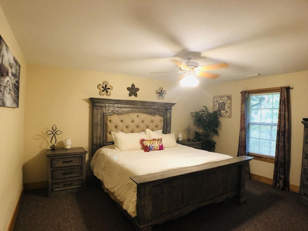 Briarstone Lodge Condo 13B - Two Bedroom Condo