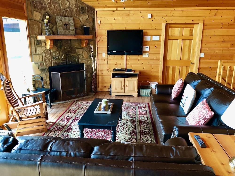 Majestic Views - Four Bedroom Cabin