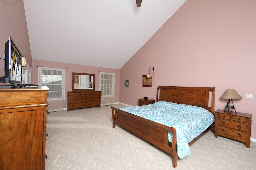 A View For All Seasons - Five Bedroom Cabin