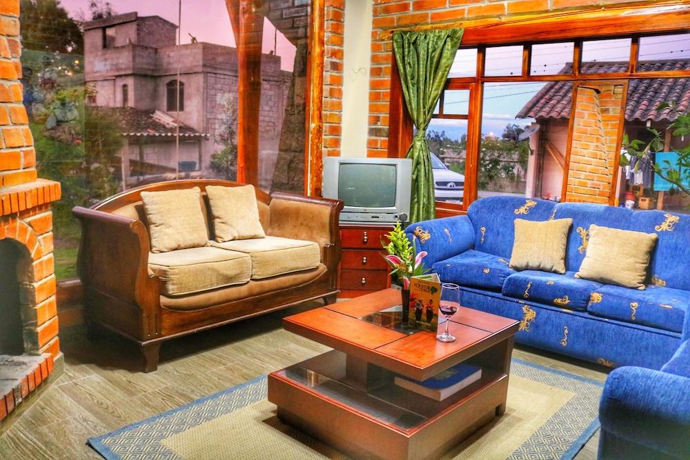 Kalera Lodge - Equator Face