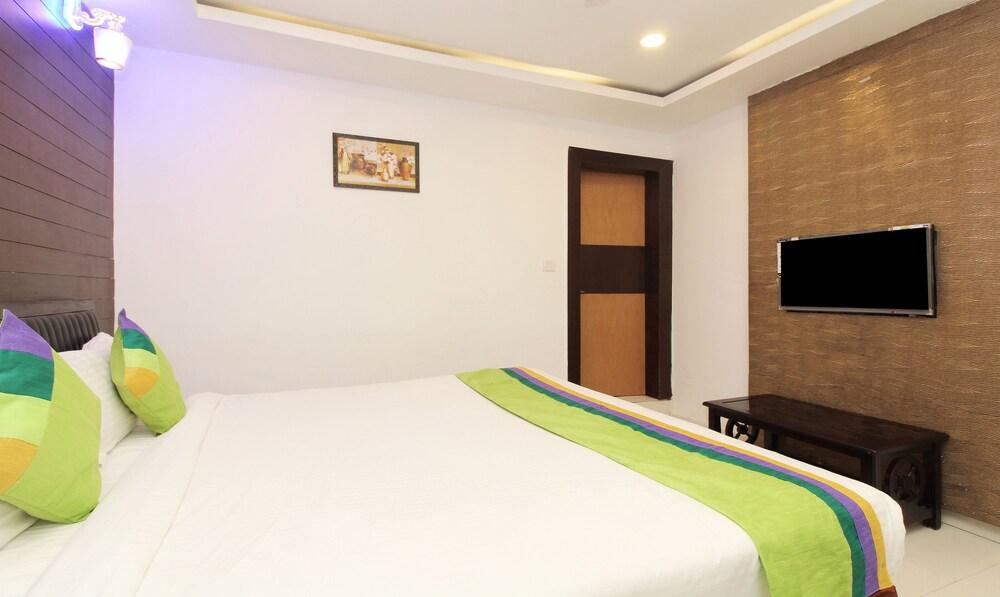 Treebo Trend Abinand Grand Bhel