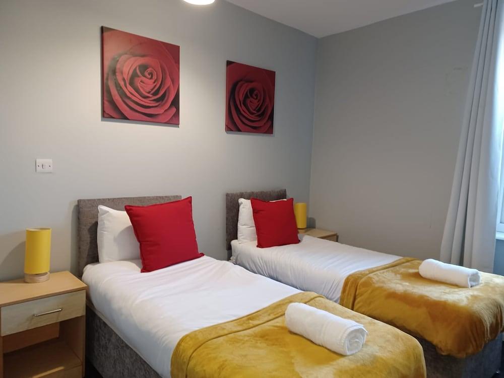 Huku Kwetu - Pearson House