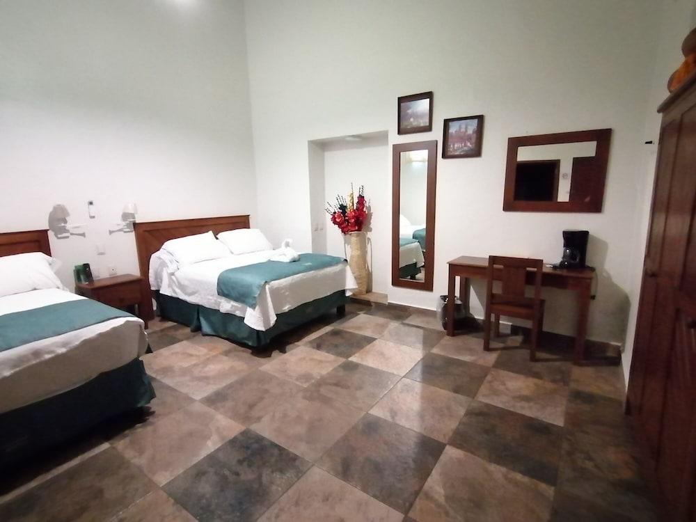 Casa Esmeralda Hotel