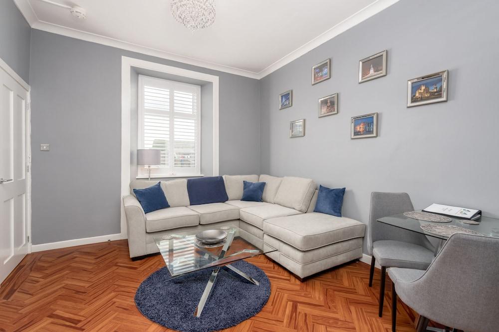 No 10 - by StayDunfermline