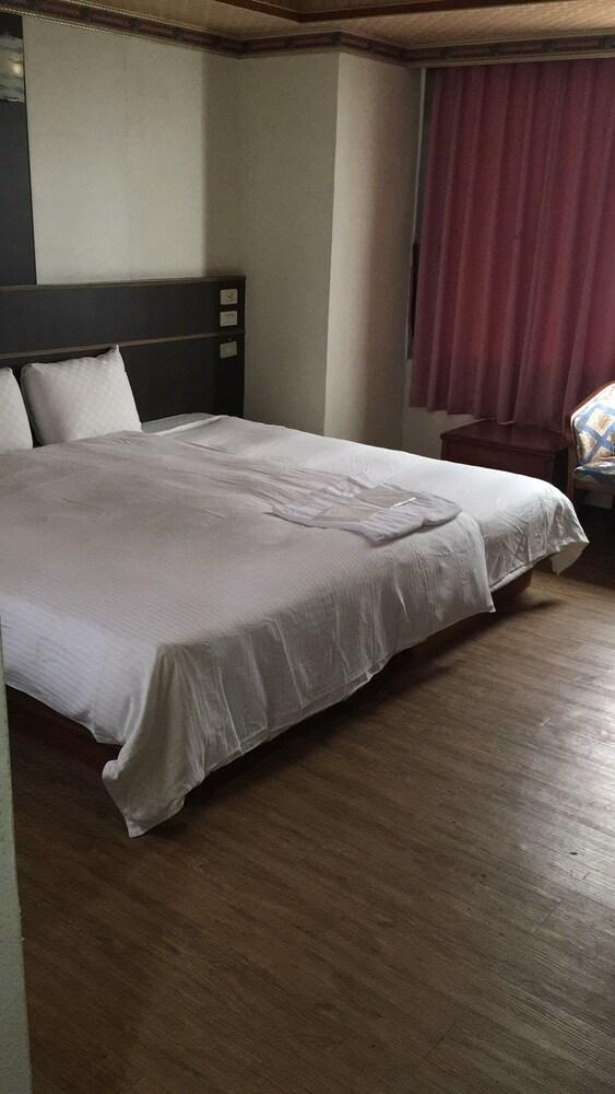 Bazhong Sentosa Hotel