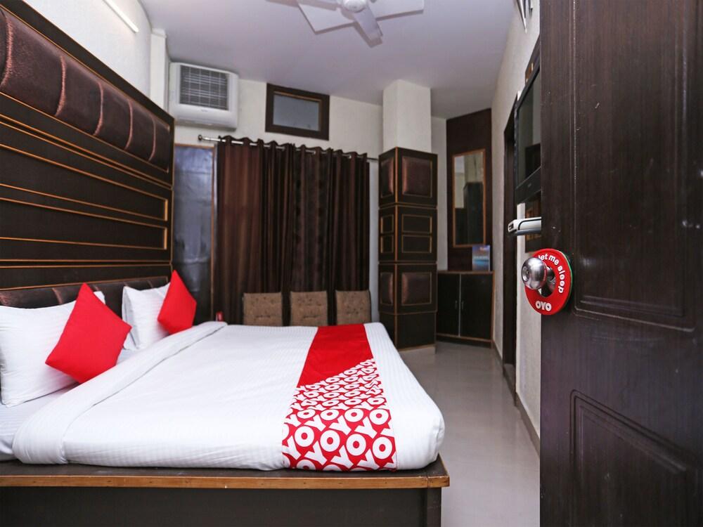 OYO 14975 City Guest House