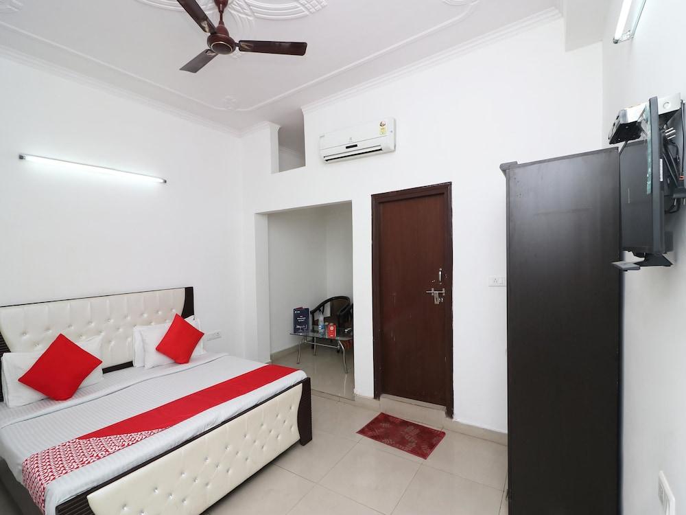 OYO 14802 Hotel Virus Bistro