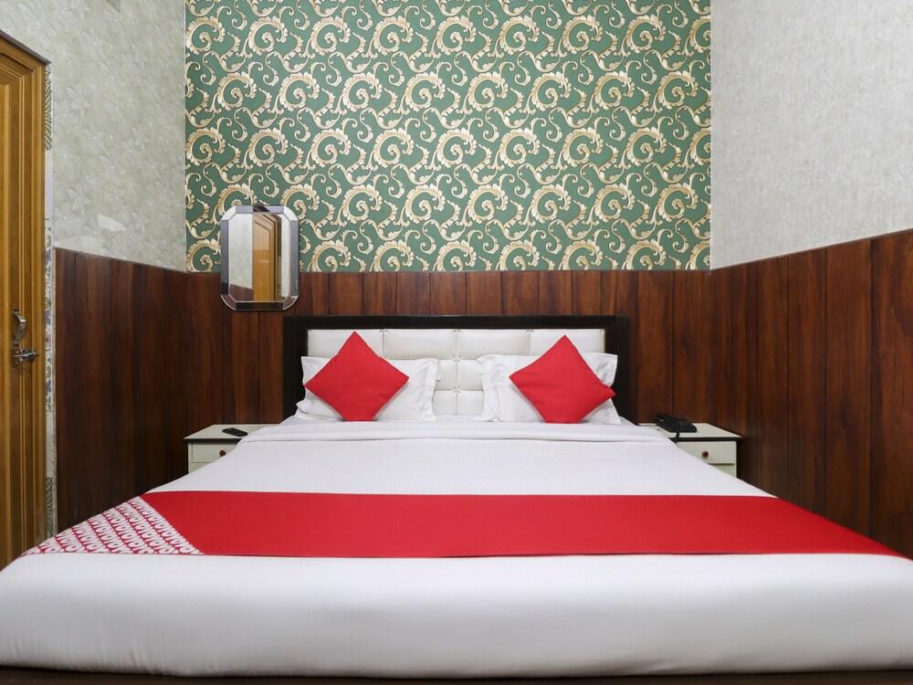 OYO 35382 Hotel Moon Light