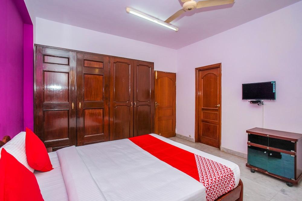 OYO 19285 Uv Comforts