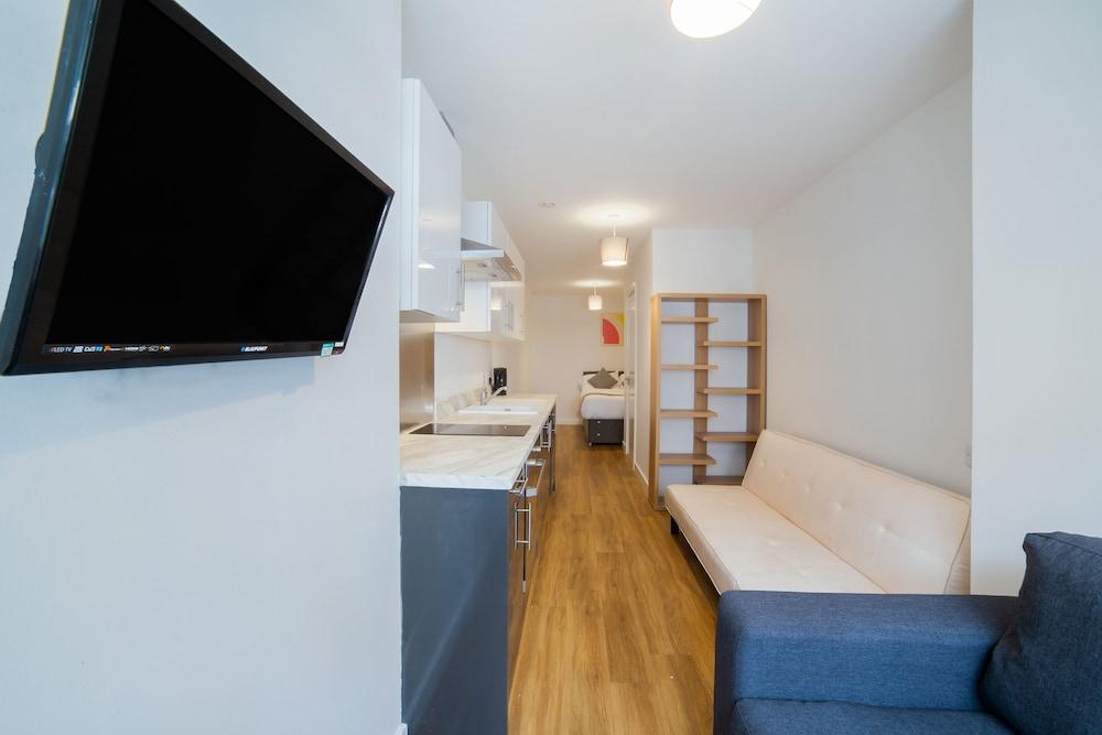 OYO Vincent Apartments