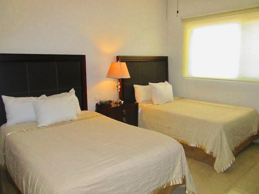 Sabbia Condos by Playa Paradise