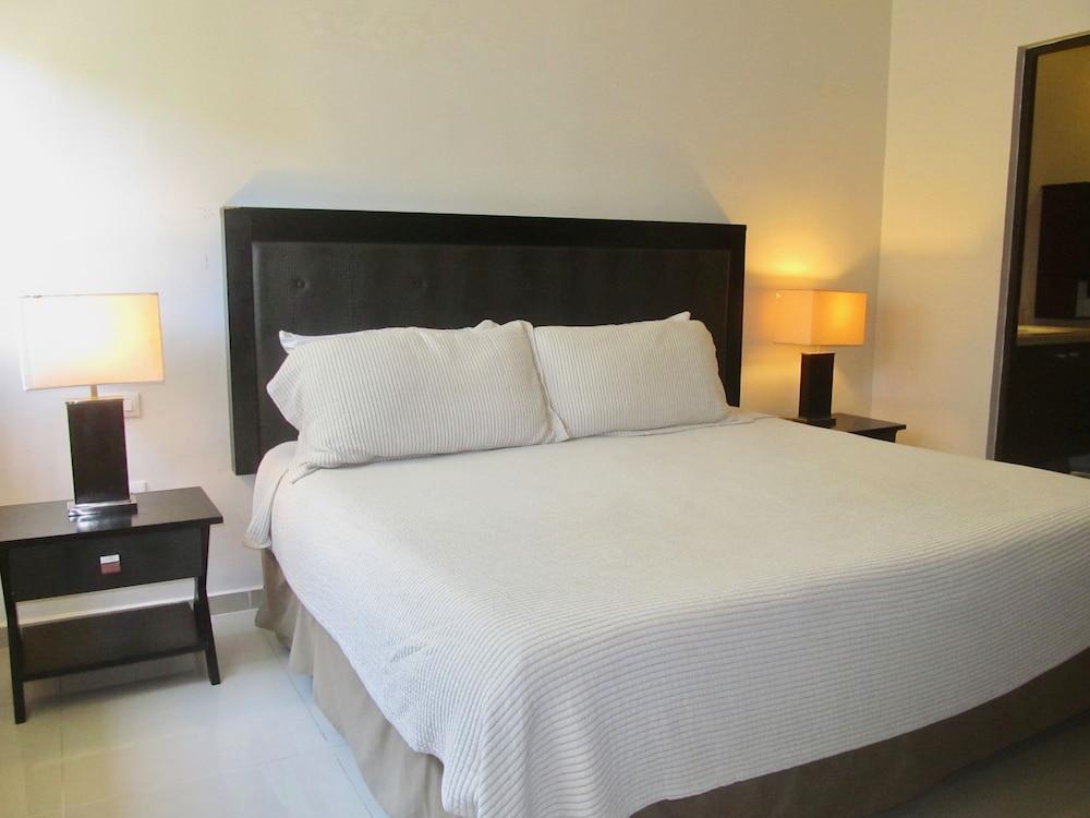 Sabbia Condos by Playa Paradise