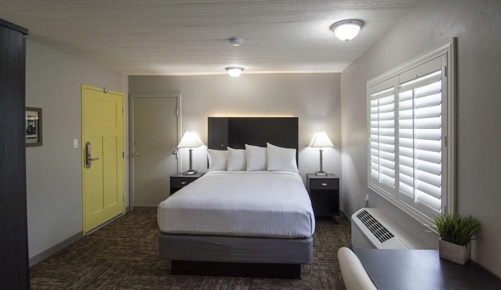 Americana Modern Hotel