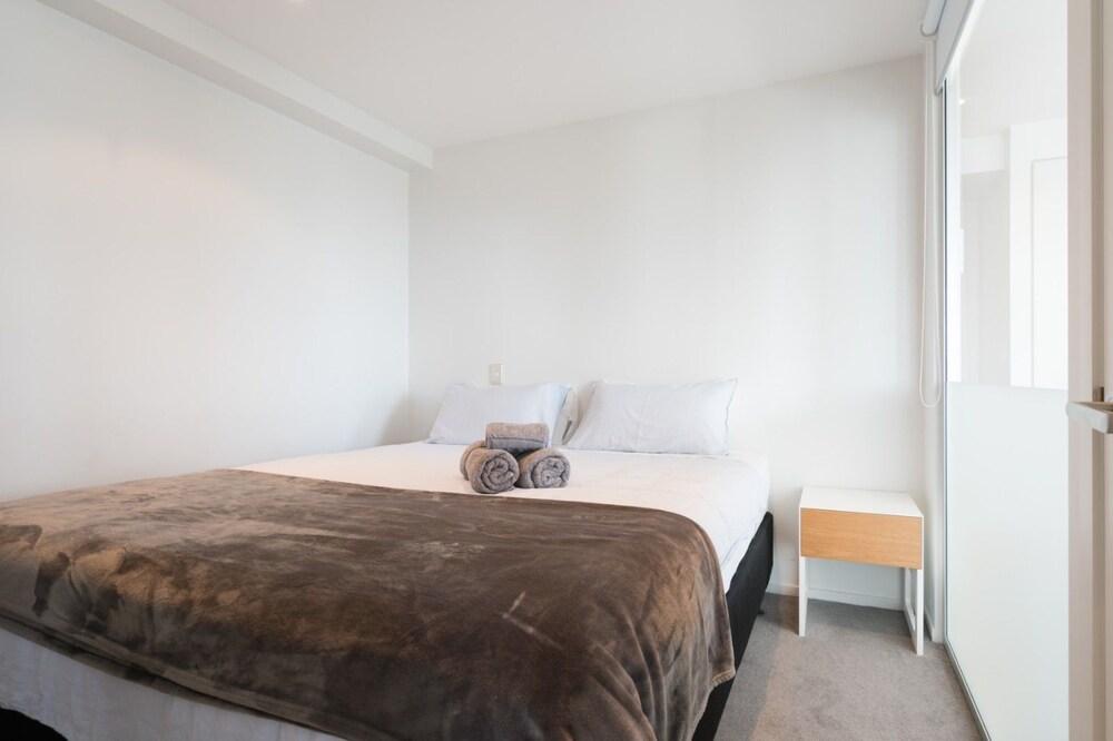 Luxury Sea View 2 Bedroom Apartment