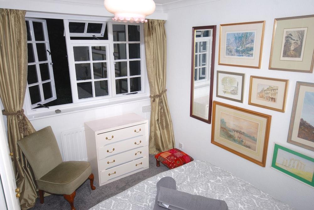 Stylish Central House next to Castle