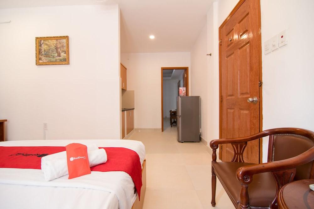 Reddoorz Plus Near Thao Dien