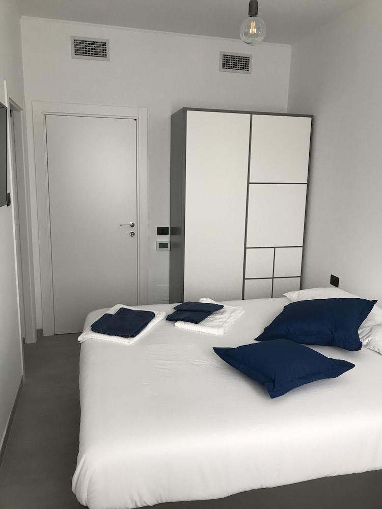 Feel at Home Apartments & Rooms