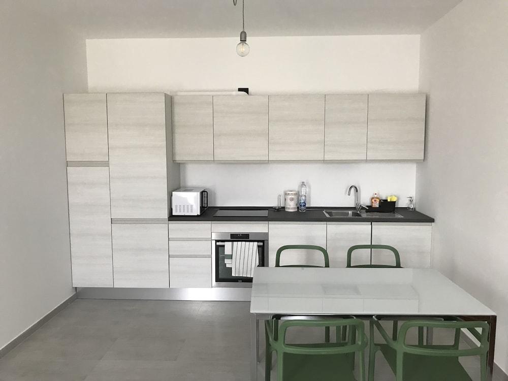 Feel at Home Apartments & Rooms