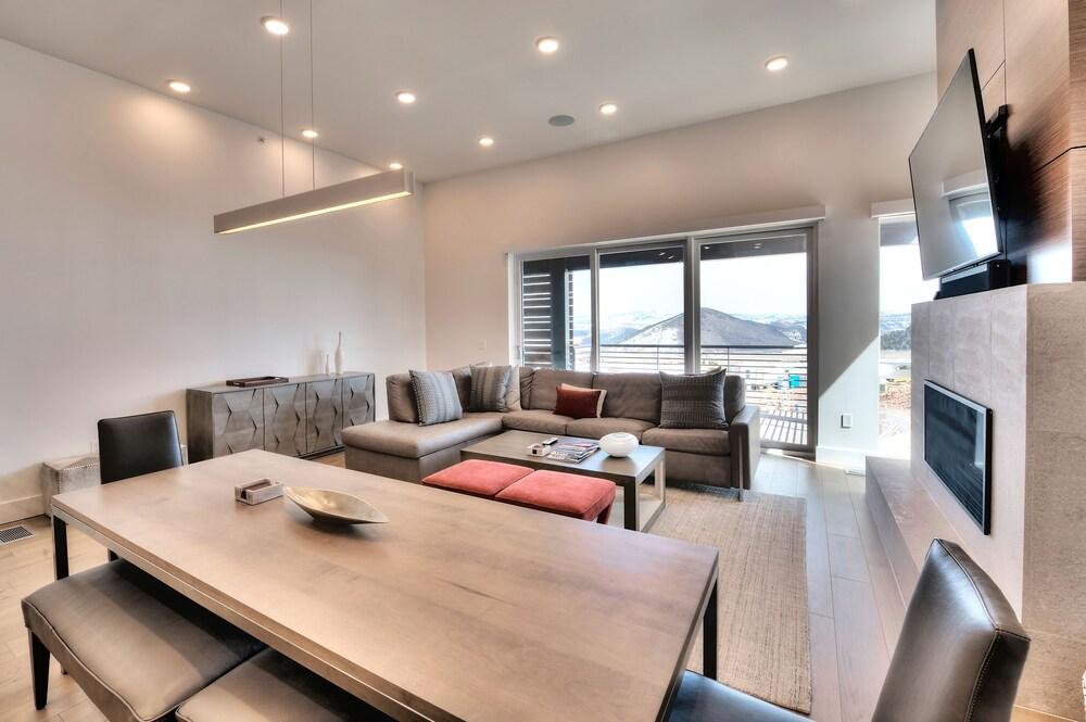 Apex 501 - 3 Br Condo