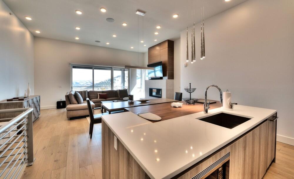 Apex 501 - 3 Br Condo