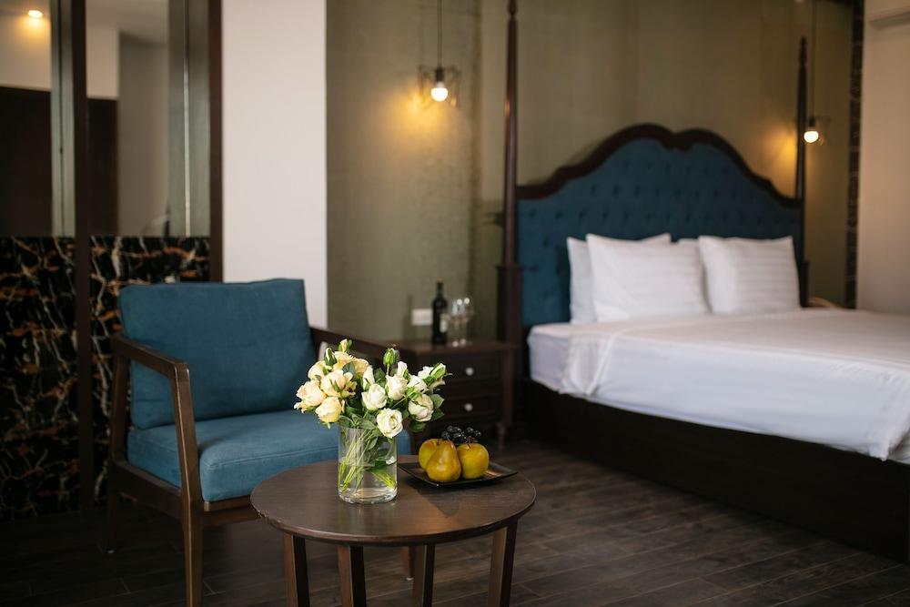 Azalea Parkview Hotel