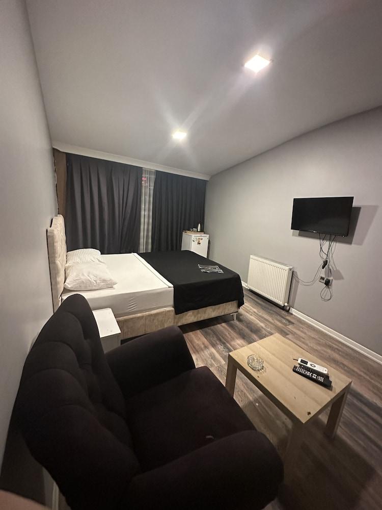 Plus Park Suite & Hotel