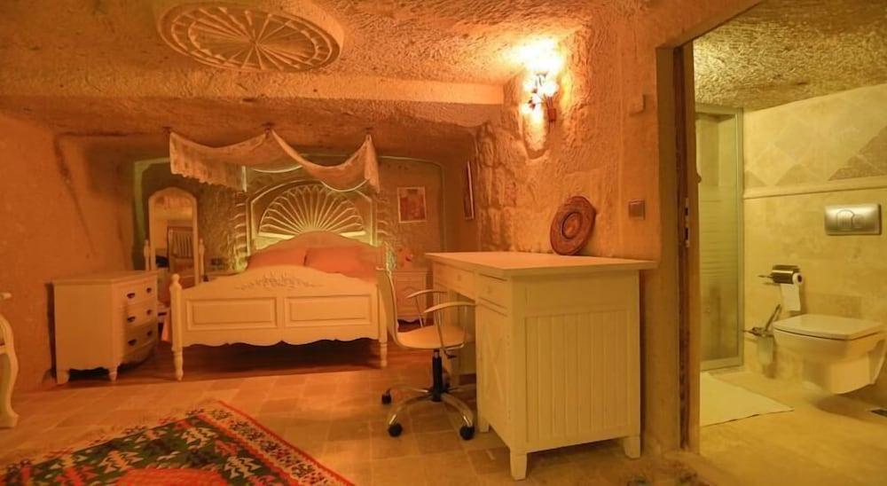 Iris Cave Cappadocia