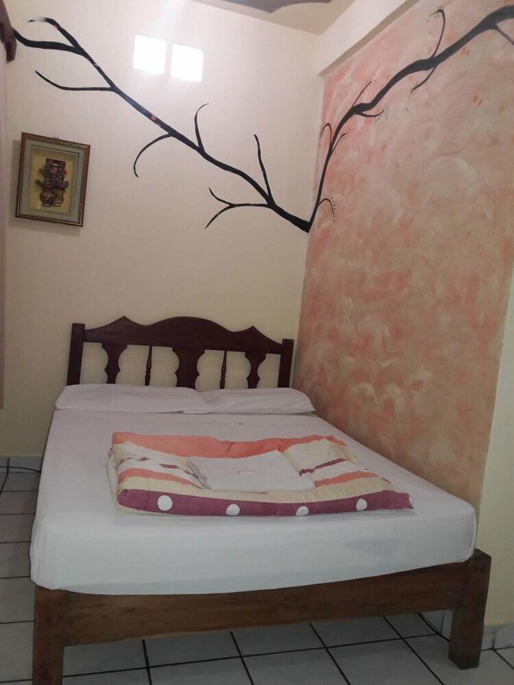 Hotel Don Moises - Hostel