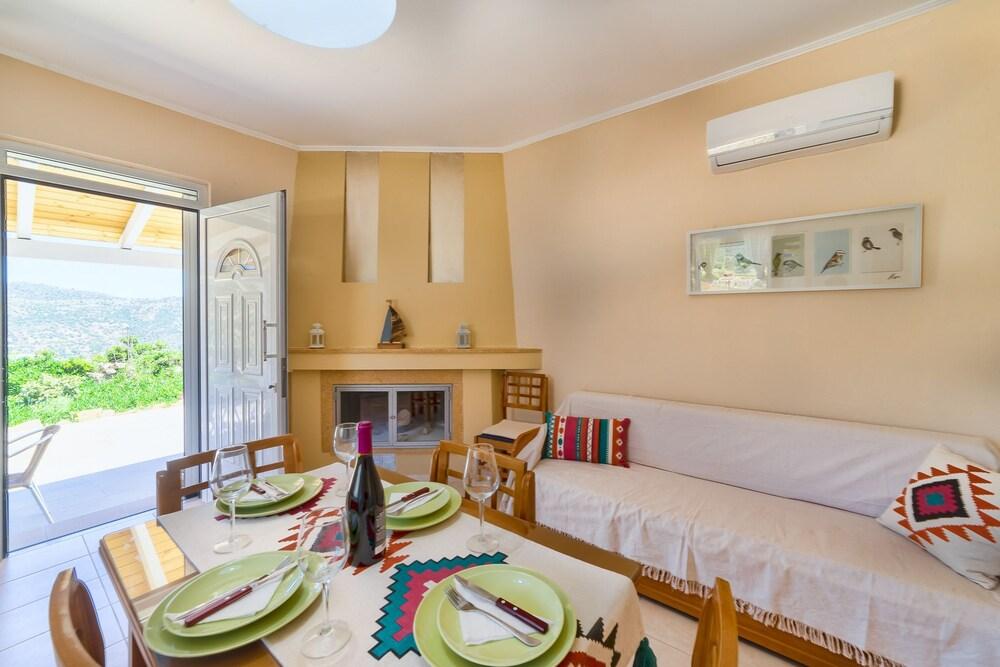 Giorgo's Home With sea View