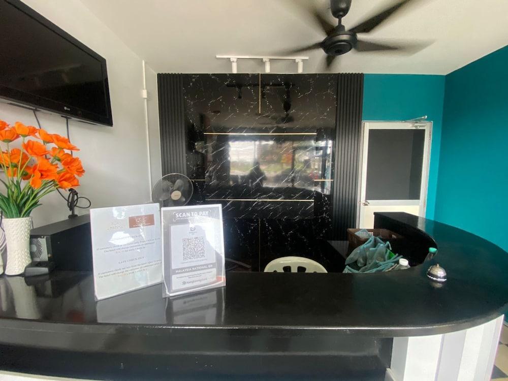 Hotel O Captain Hotel Cafe & Bistro