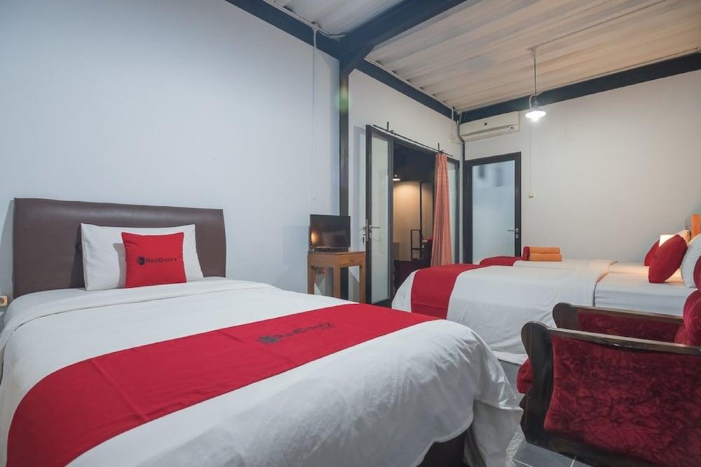 RedDoorz @ Rumah Kiboku