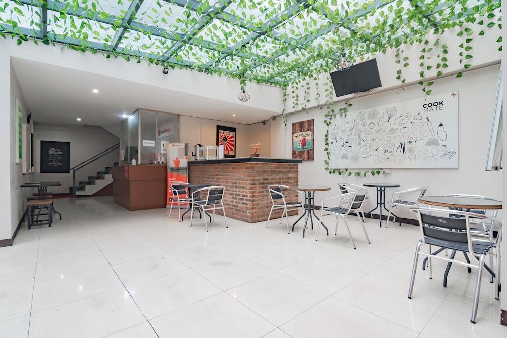 RedDoorz Plus @ Dago Pojok 3