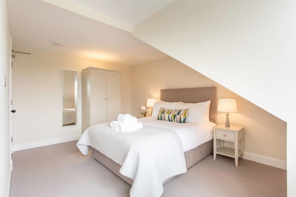 Quiet City Centre Spacious Apartment