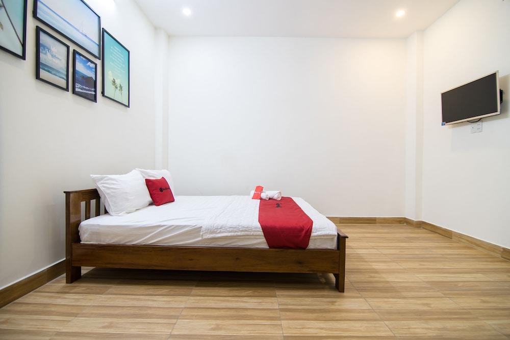 RedDoorz near Vincom Thao Dien