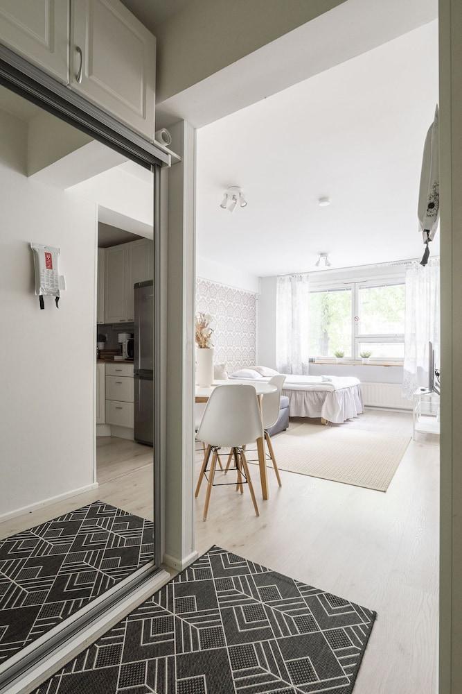 Cozy 1BR Home at Downtown next to All Restaurants