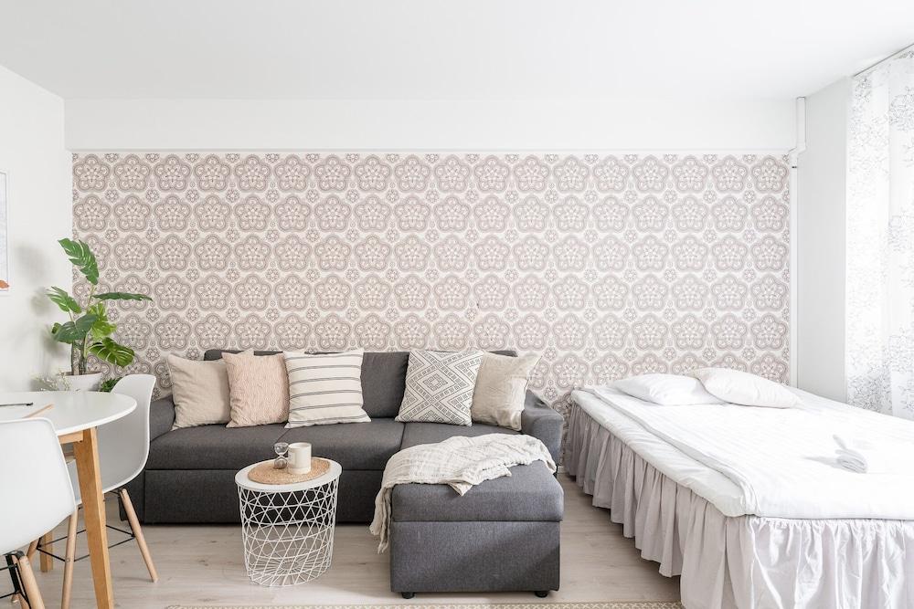 Cozy 1BR Home at Downtown next to All Restaurants