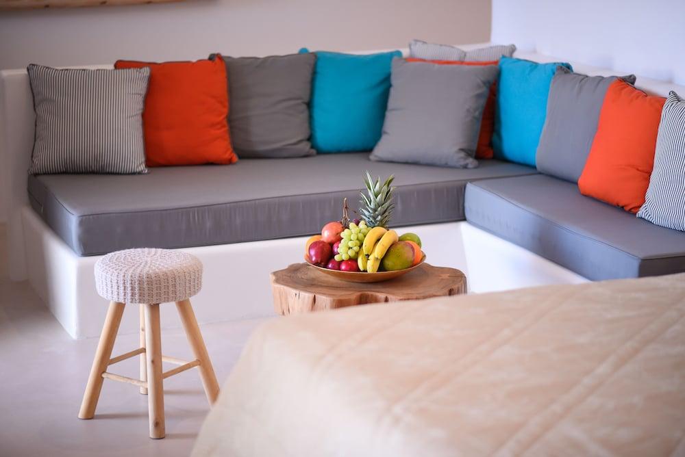 Myconian Crown Suites