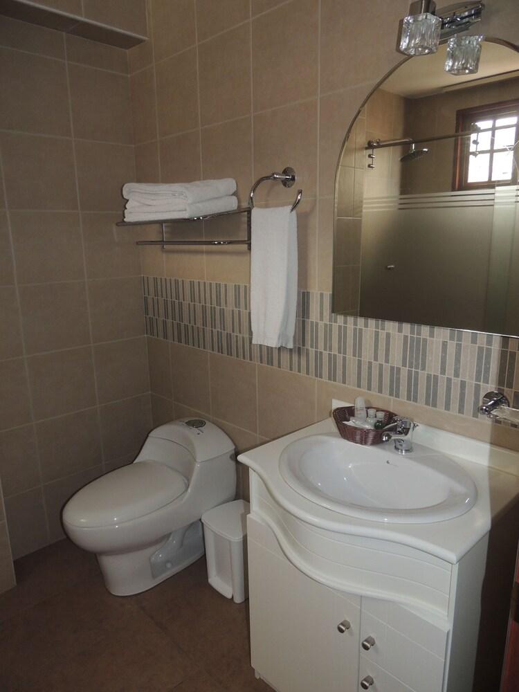 Hotel Ficoa  Real Suites